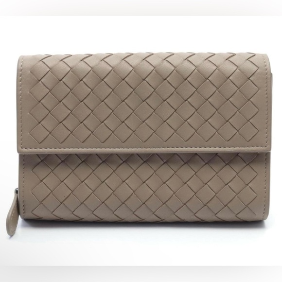 Bottega Veneta Handbags - Authentic Bottega Veneta Intrecciato 6x4 Leather Wallet In Limestone